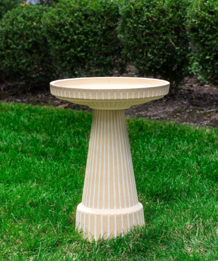 Universal Birdbath in Dove White