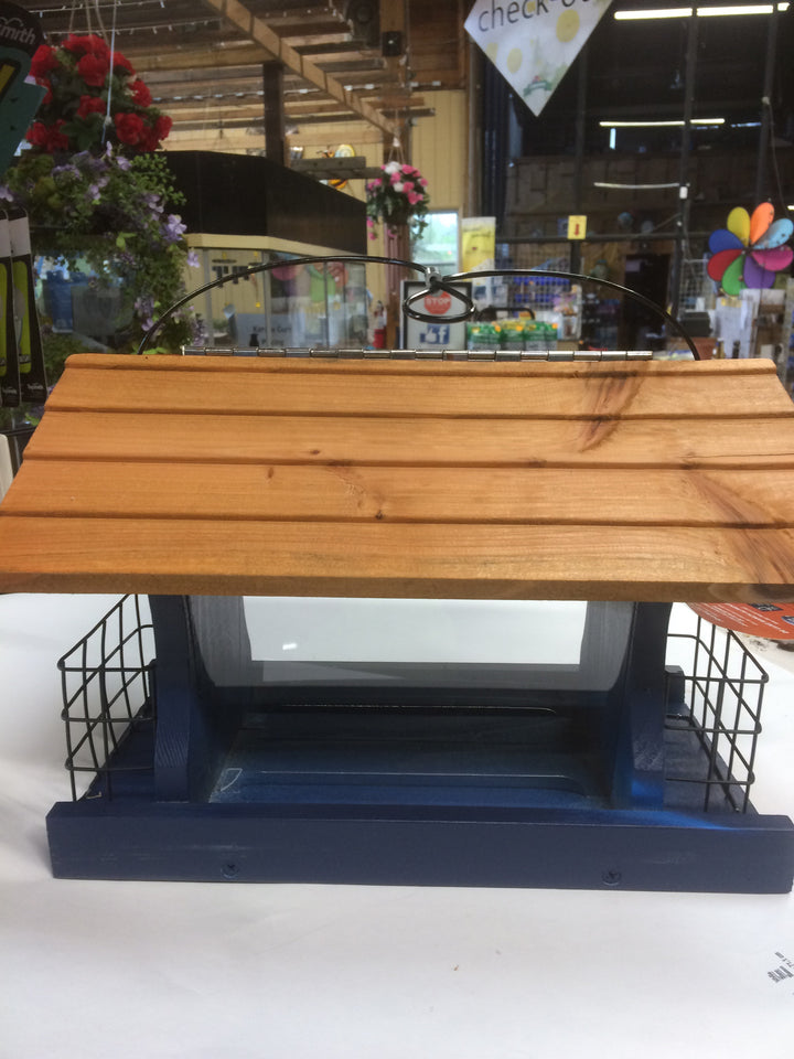 Deluxe Ranch Bird Feeder