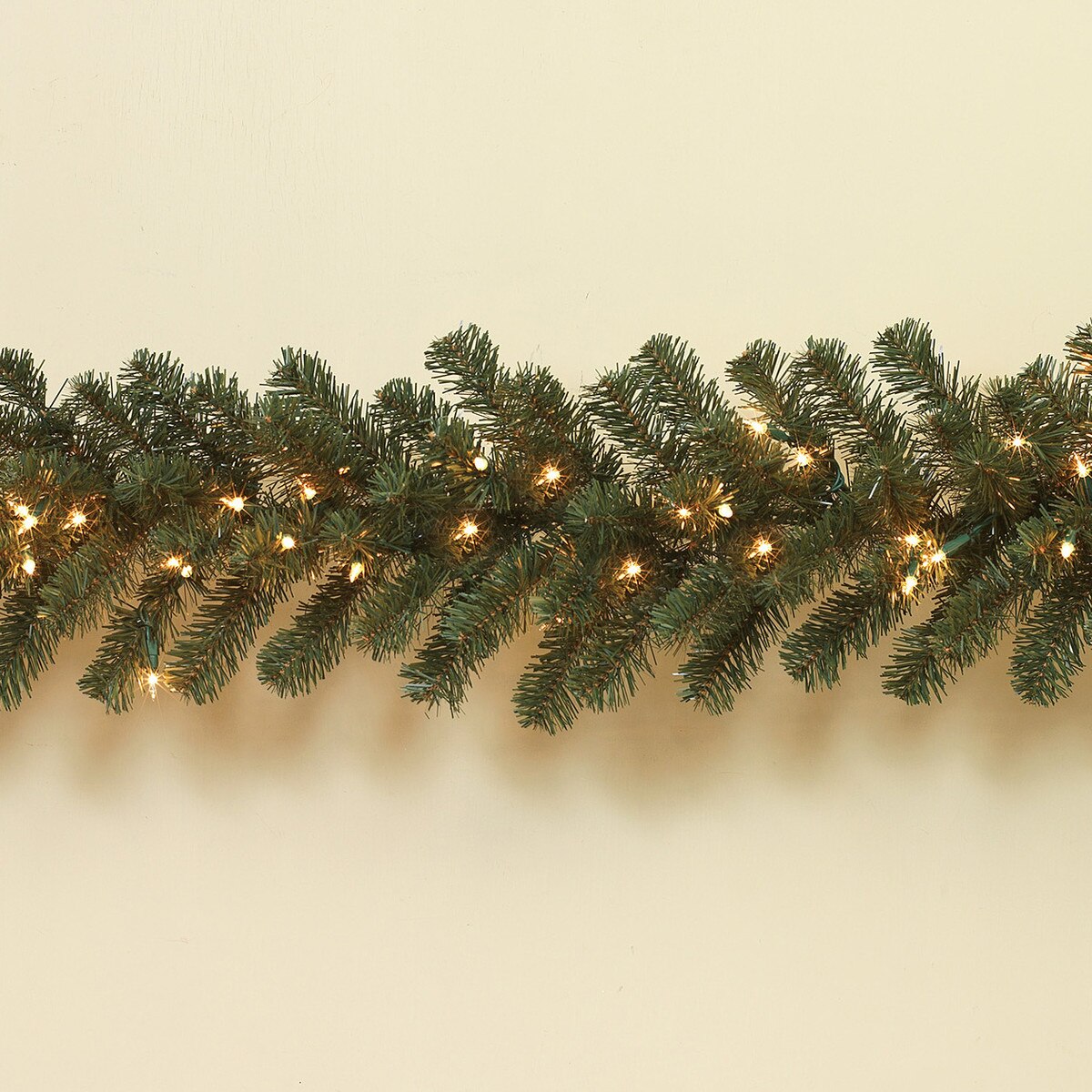 9' Balsam Pine Garland x 180 Tips