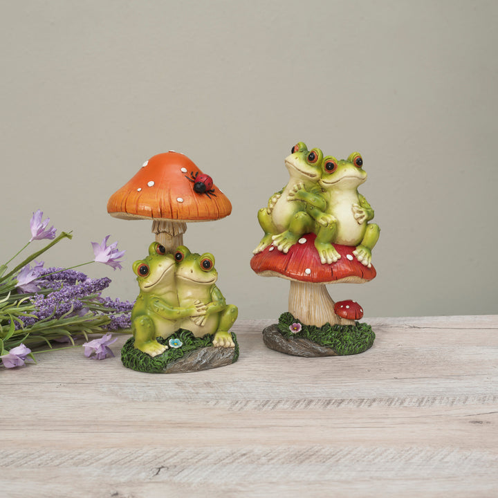5.71"H Resin Frogs w/ Mushroom