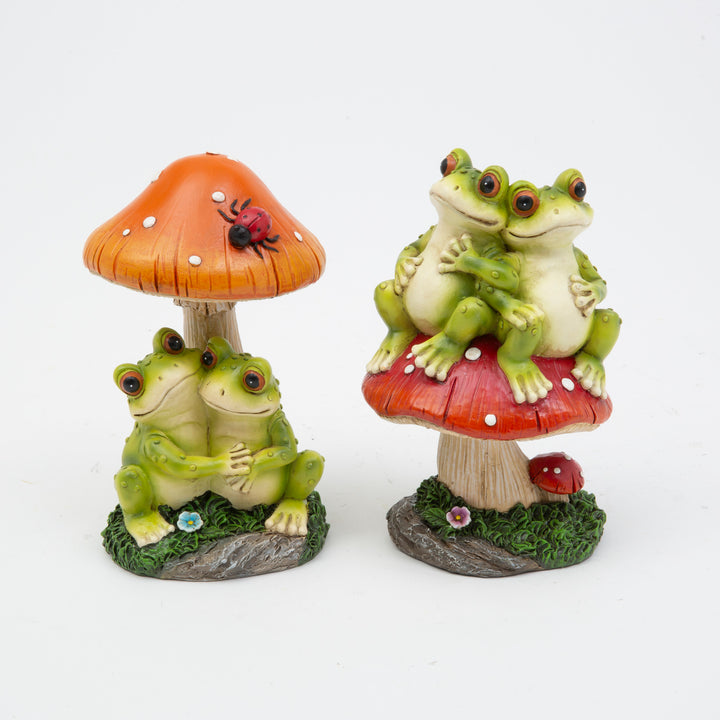 5.71"H Resin Frogs w/ Mushroom