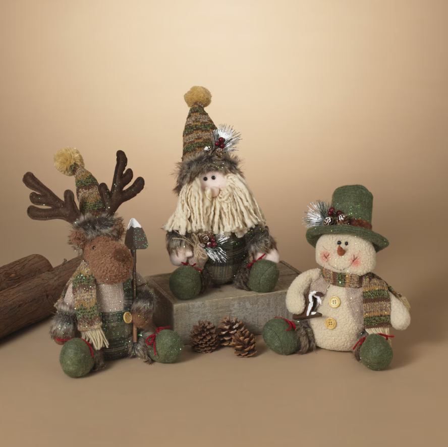 9"H Plush Sitting Holiday Figurine