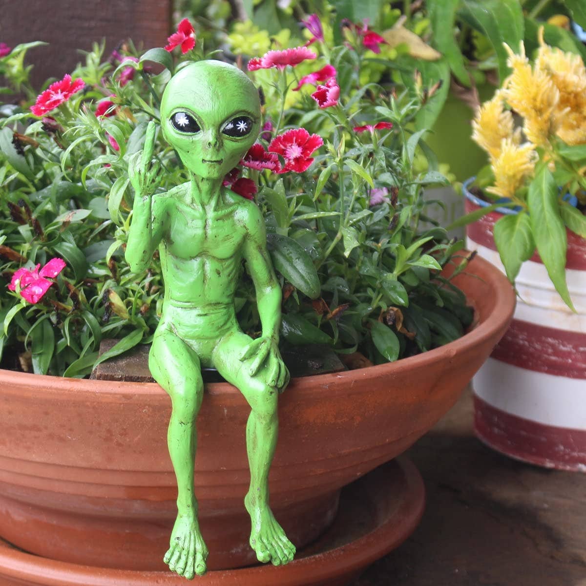 Rude Alien Statue “Flipping The Bird” 10″ H Shelf Sitter