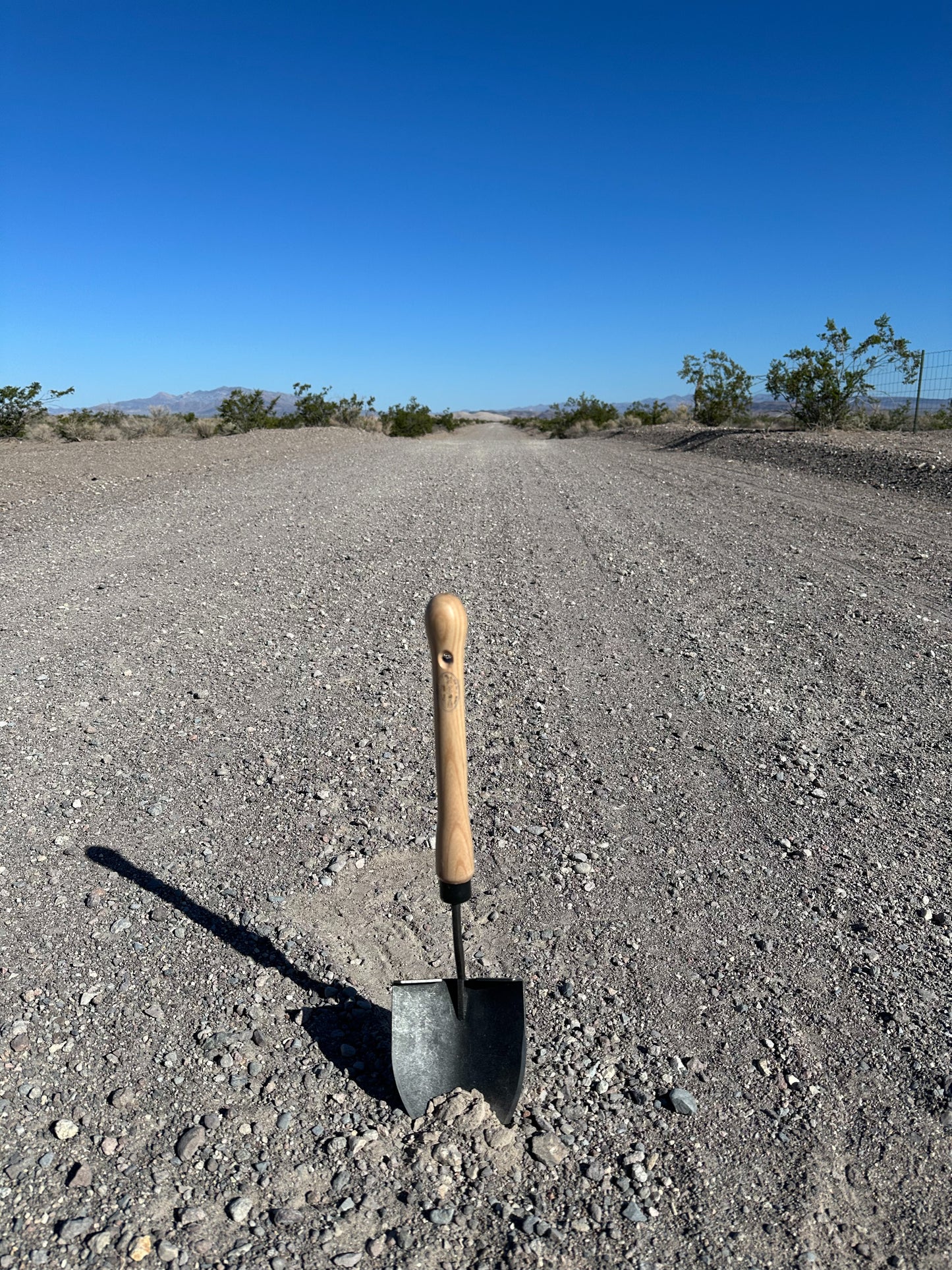DeWit Shovel - American with 10" Handgrip -Ship Only