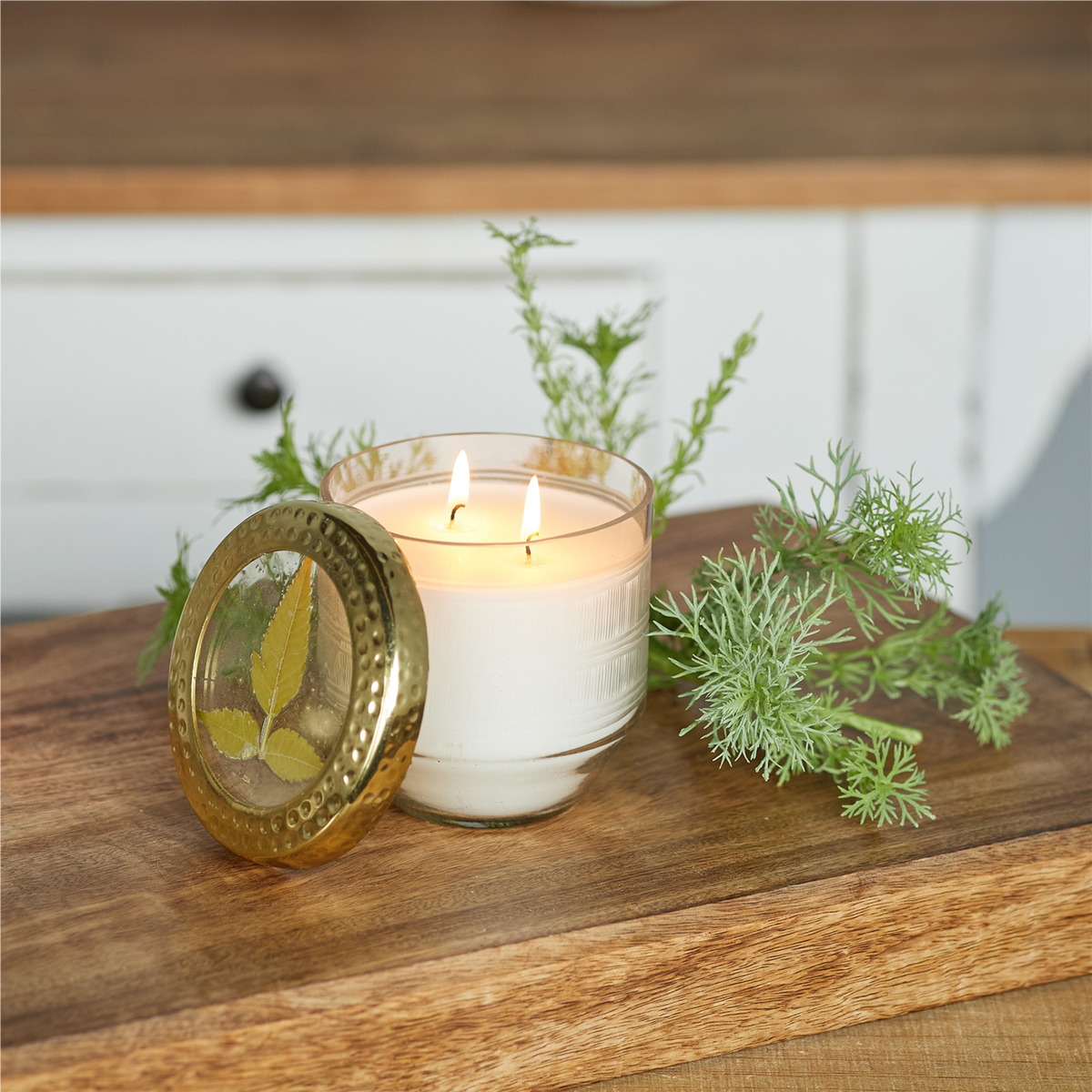 Whit Currant Scented Soy Candle with Pressed Floral Lid 4.25"D
