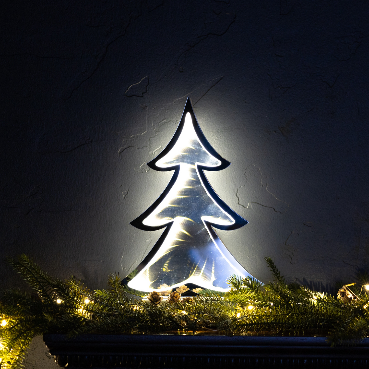Pine Tree Outline Ekko Light Display (Set of 2) -Ship Only