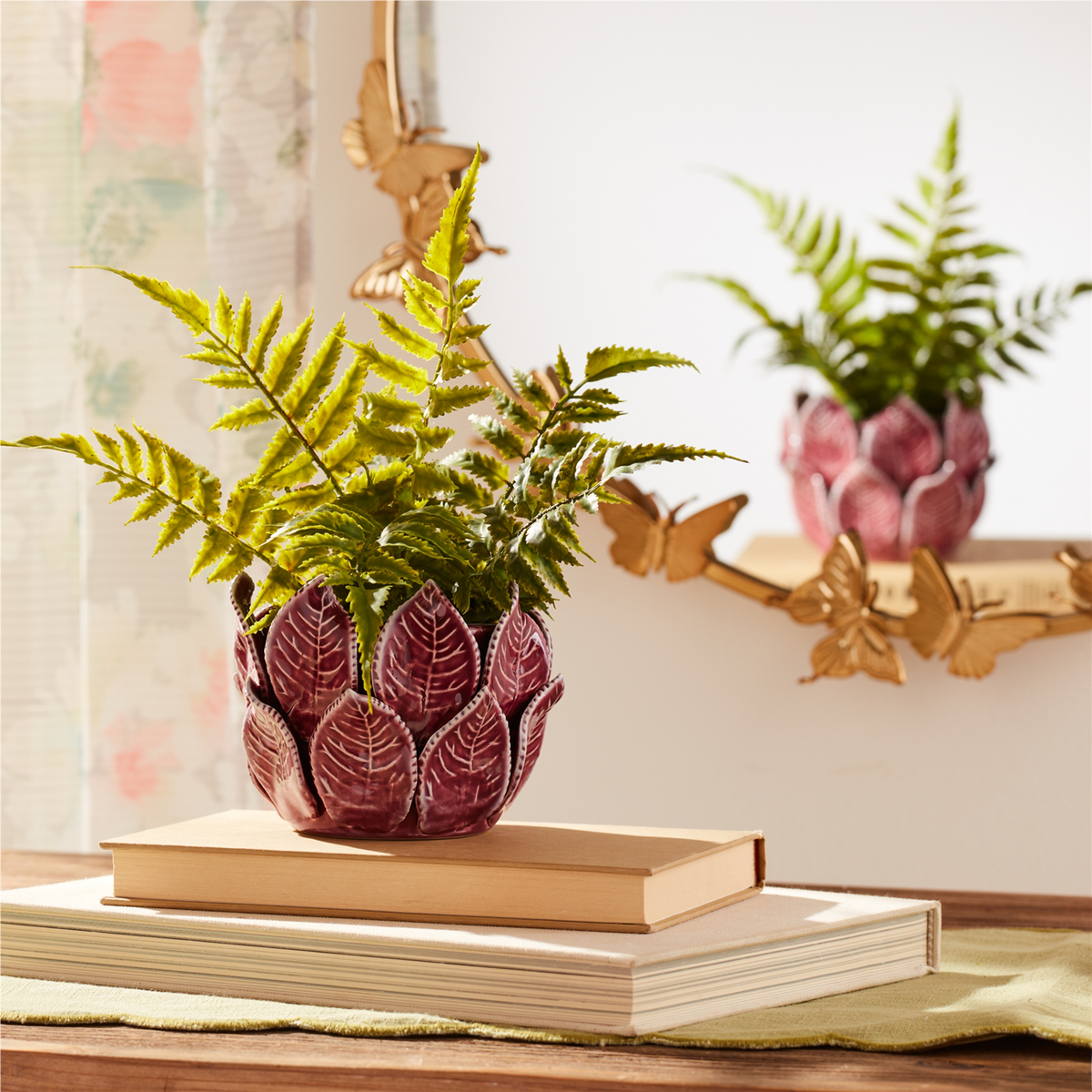 Storeware Bud Vase with Leaves Accent (Set of 2) -Ship Only