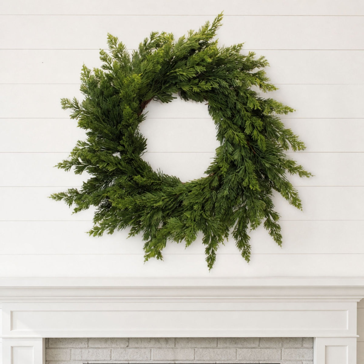 Variegated Pine Wreath 25"D -Ship Only
