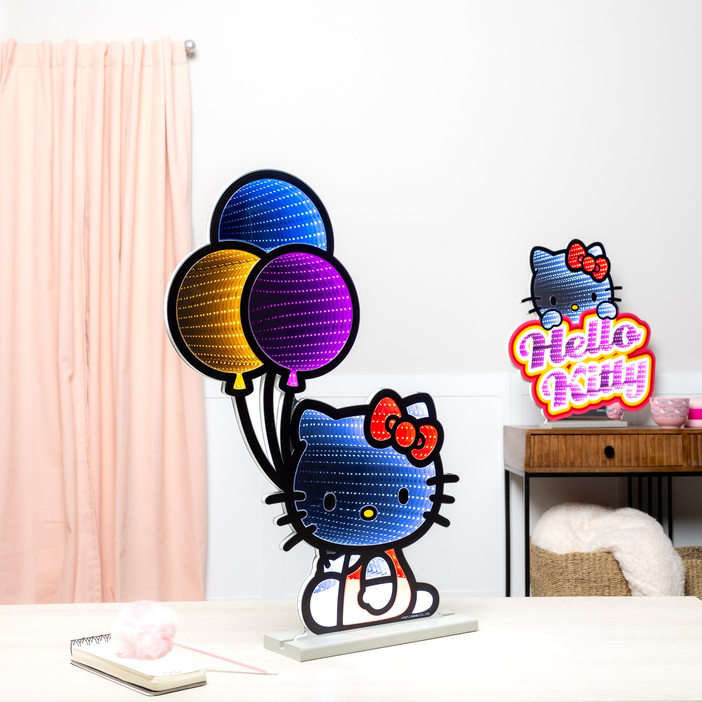Hello Kitty®️ Balloons Ekkolight 24"H