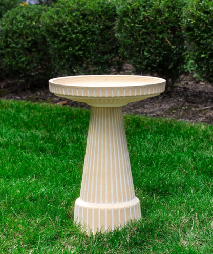 Universal Birdbath in Dove White