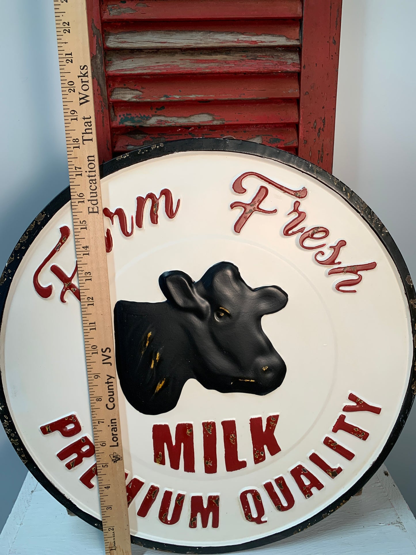 Farm Fresh Milk Circle Sign